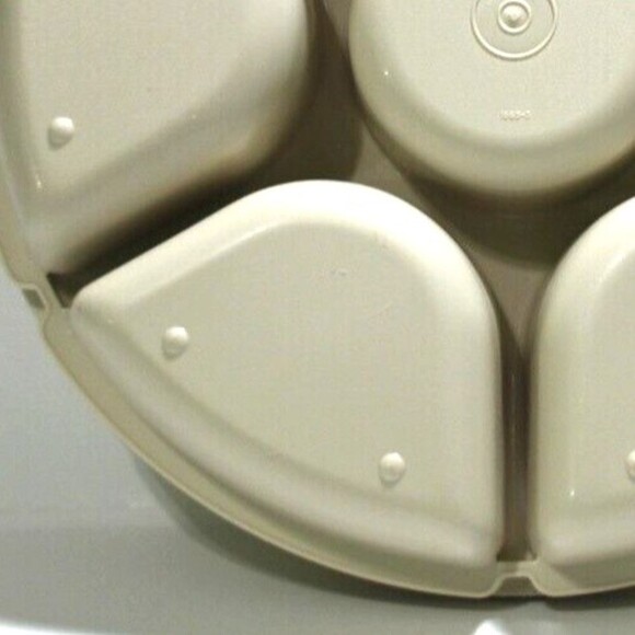 Tupperware Dip Serve Divided Sectioned Chip Veggie Tray With Lid Vintage 1666-1 - Picture 9 of 9